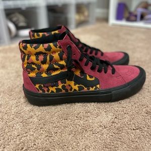 Leopard print design high top Vans